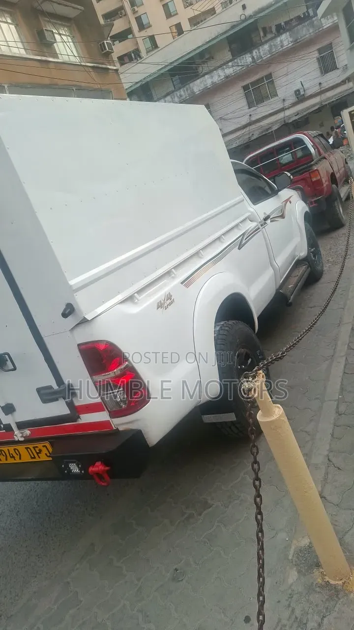 Toyota Hilux 2018 White