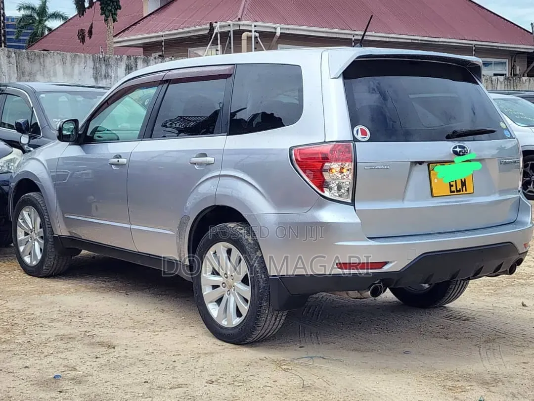 Subaru Forester 2011 Silver