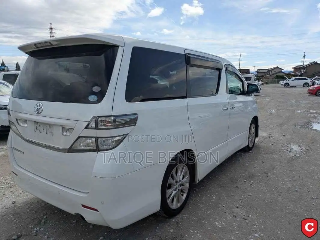 Toyota Vellfire V 2.4 FWD 7-Seater 2009 White