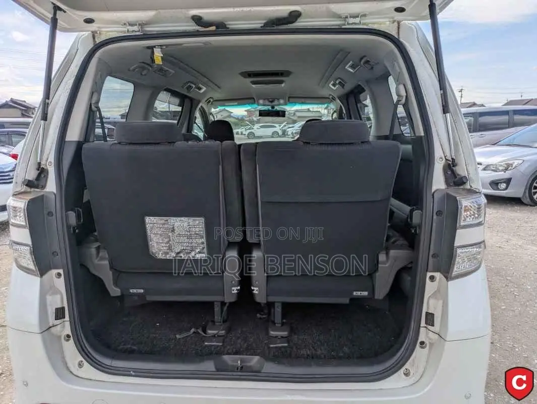 Toyota Vellfire V 2.4 FWD 7-Seater 2009 White