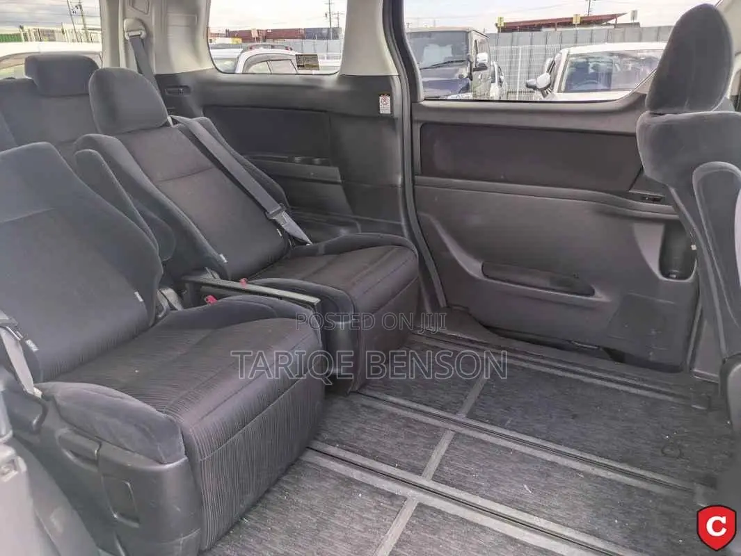 Toyota Vellfire V 2.4 FWD 7-Seater 2009 White