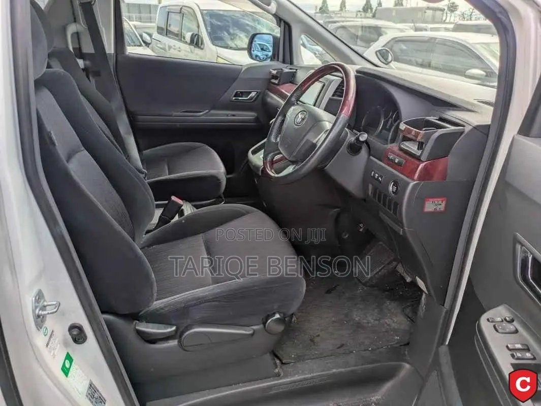 Toyota Vellfire V 2.4 FWD 7-Seater 2009 White