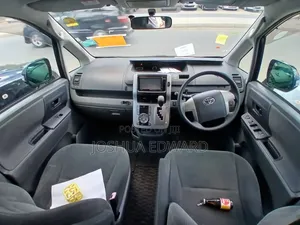 Toyota Noah 2009 Black