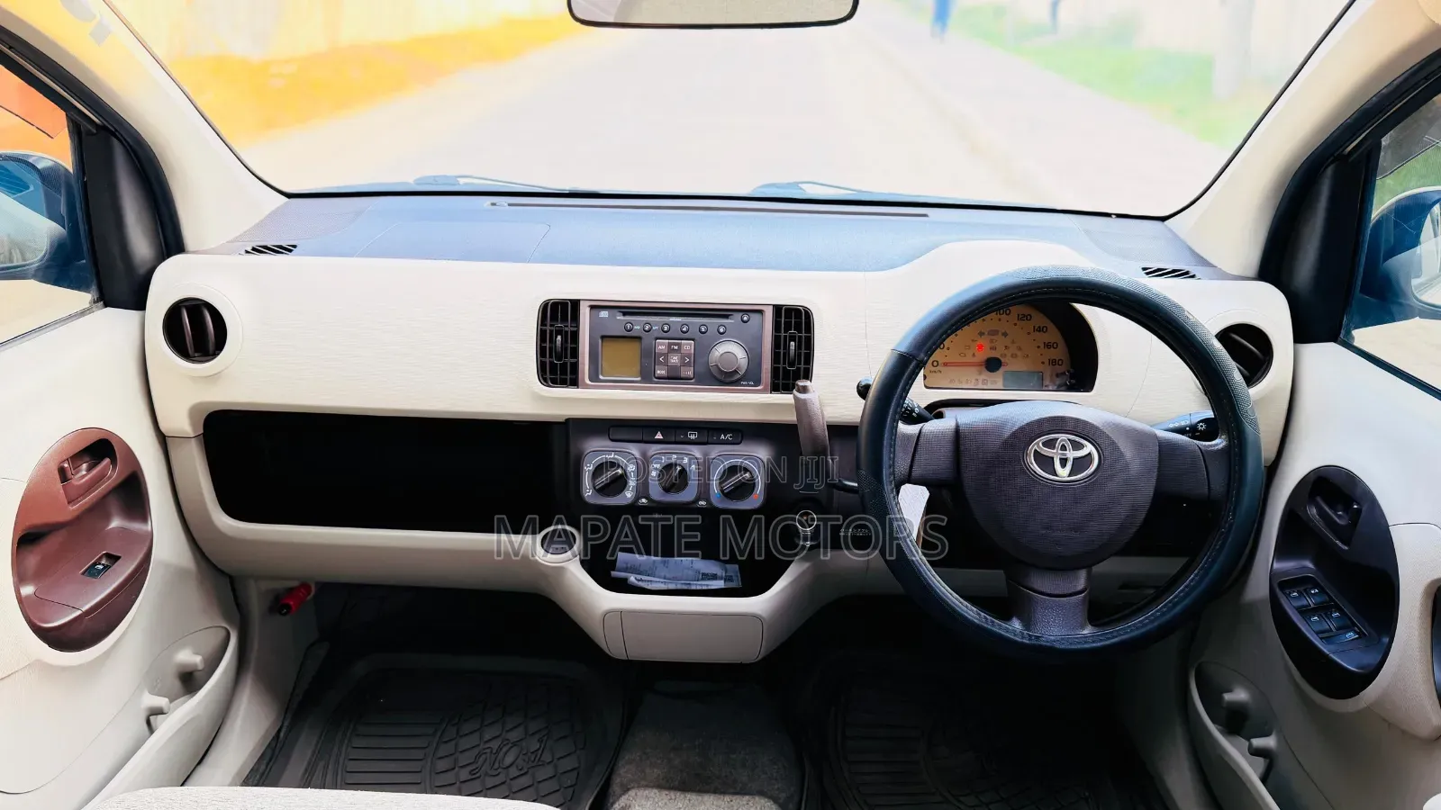 Toyota Passo 1.0 AWD 2012 Yellow