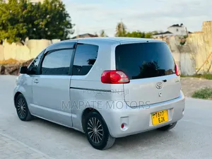 Toyota Porte 1.3 FWD 2005 Silver