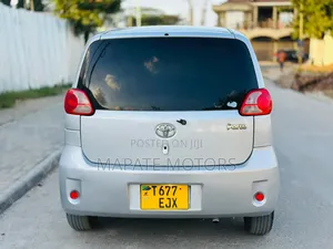 Toyota Porte 1.3 FWD 2005 Silver