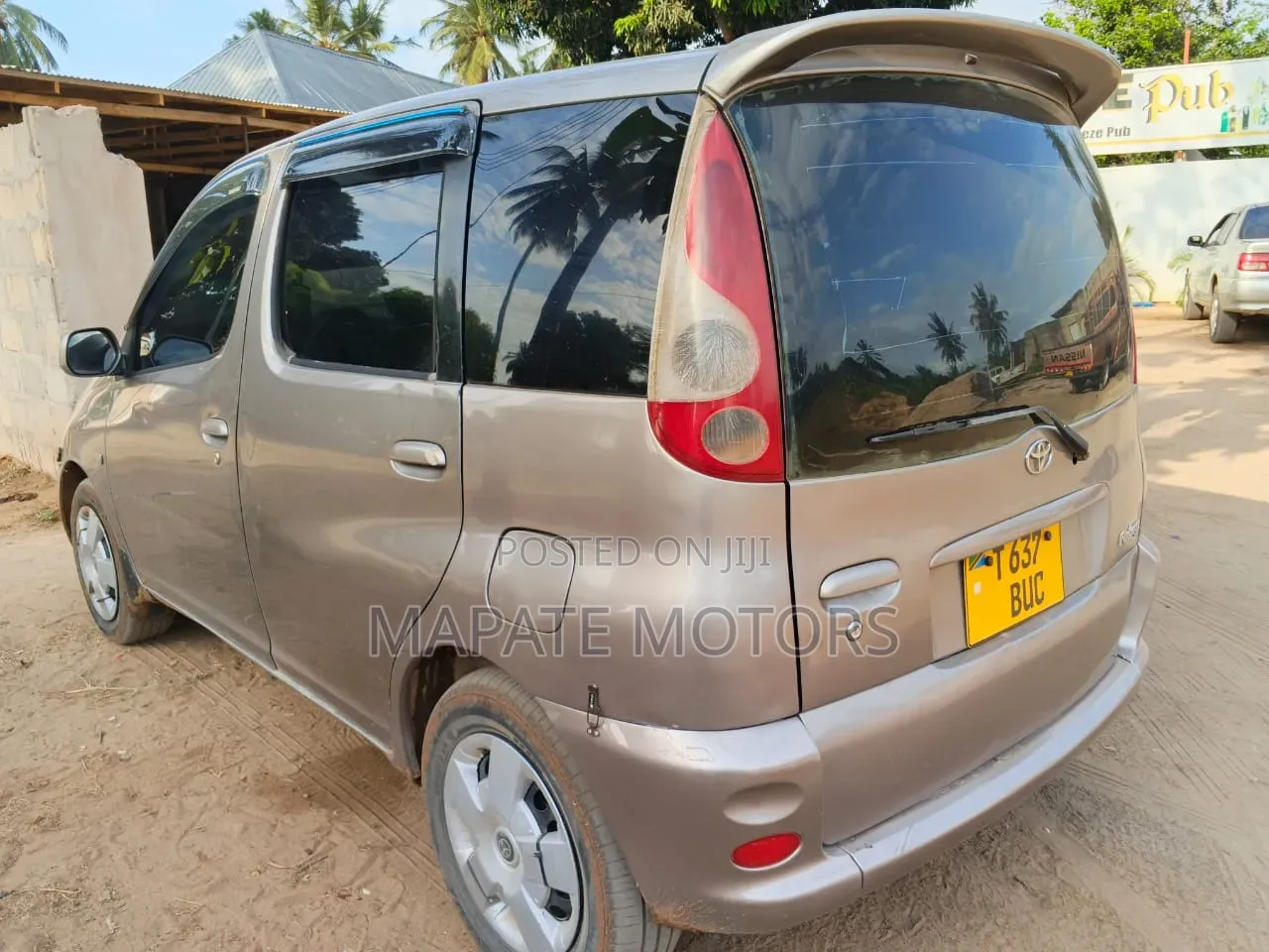 Toyota Fun Cargo 2004 Gray