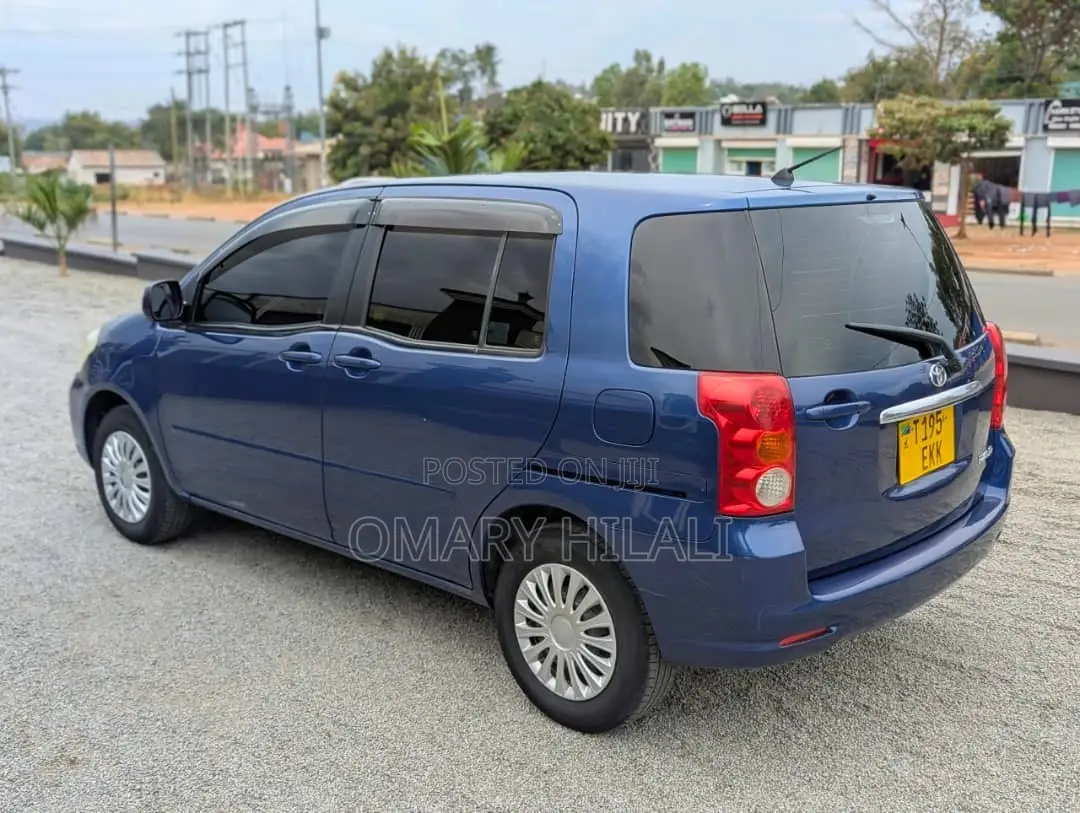 Toyota Raum 2005 Blue