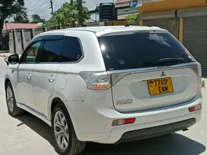 Mitsubishi Outlander 2014 White