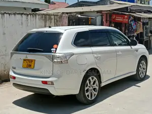 Mitsubishi Outlander 2014 White