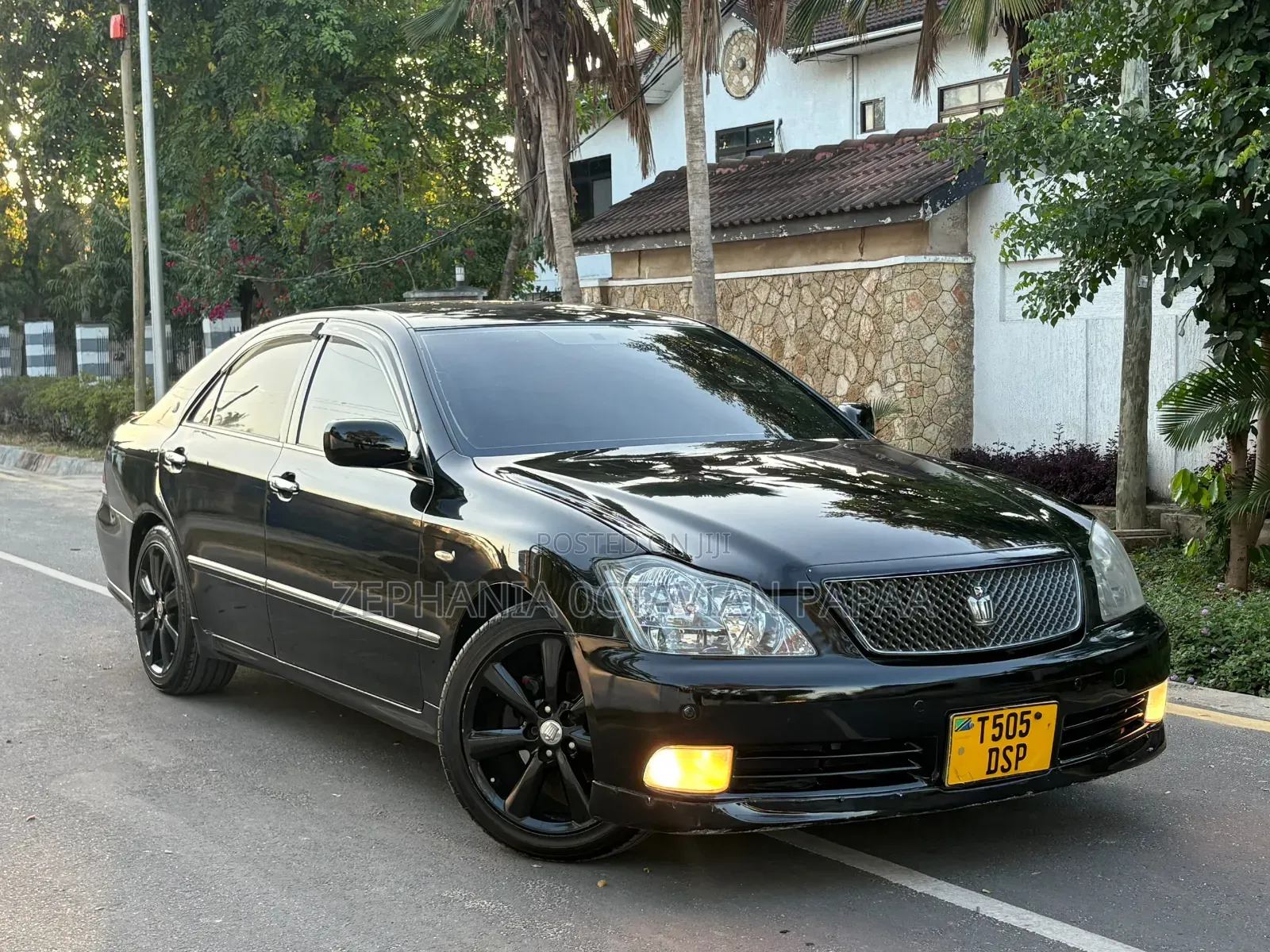 Toyota Crown 2004 Black