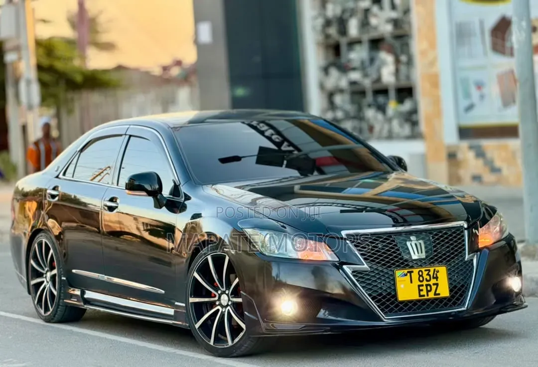 Toyota Crown 2010 Black