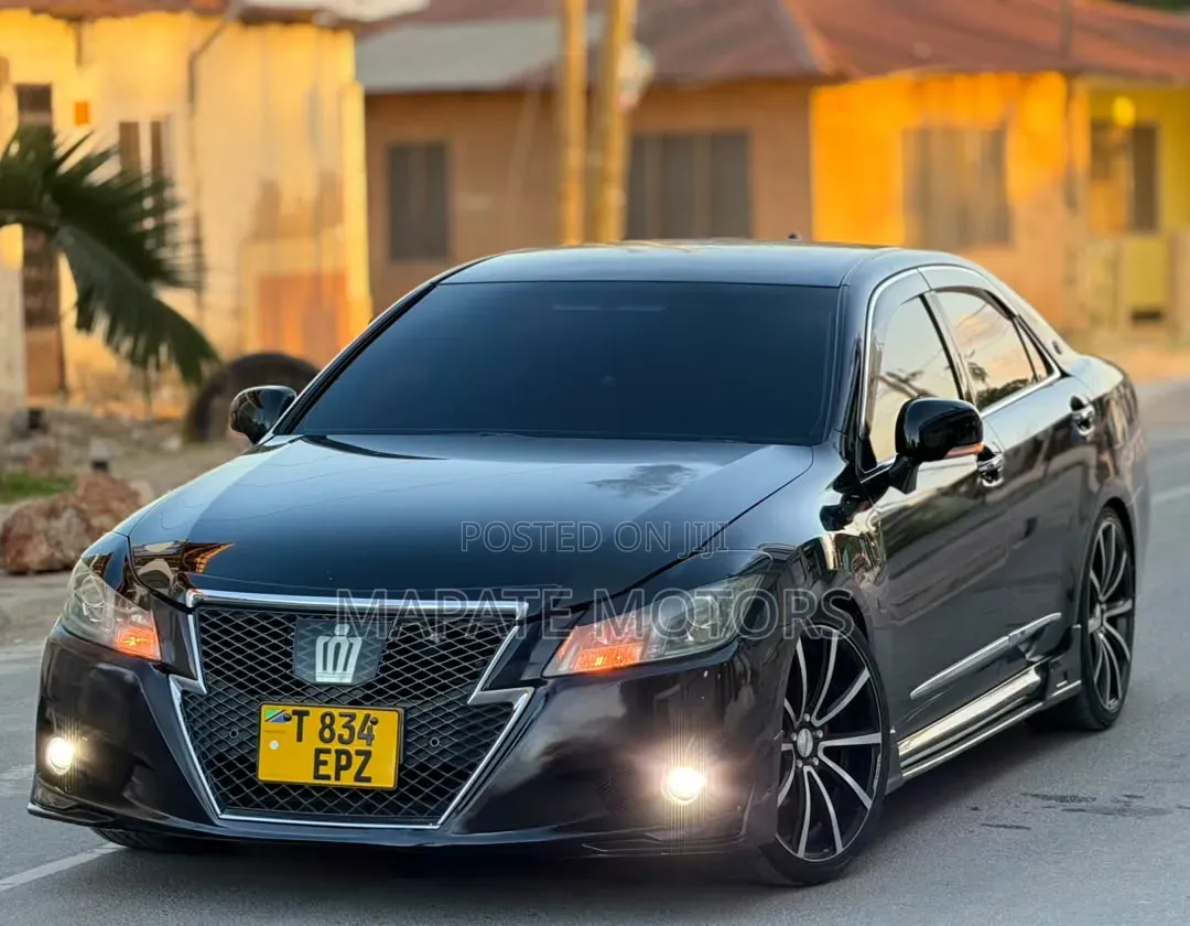Toyota Crown 2010 Black