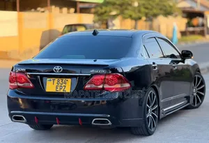 Toyota Crown 2010 Black