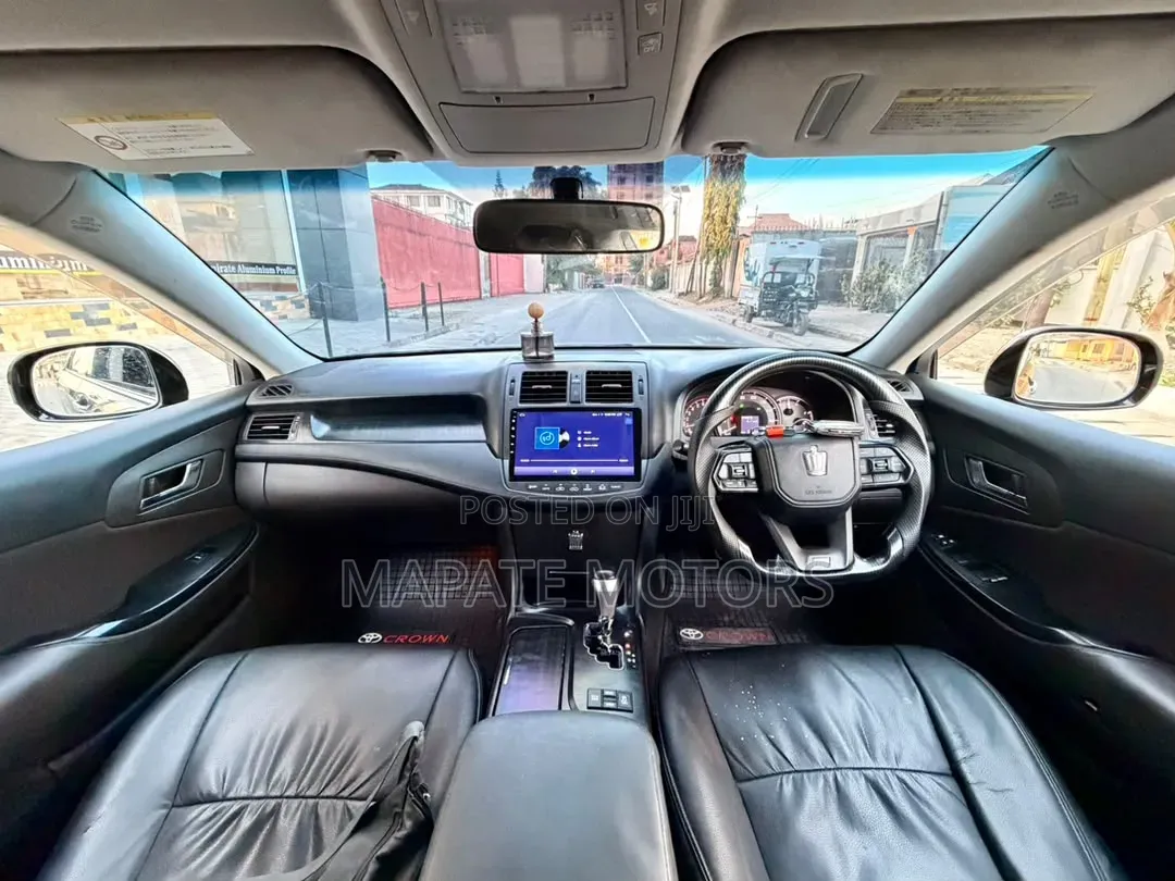 Toyota Crown 2010 Black