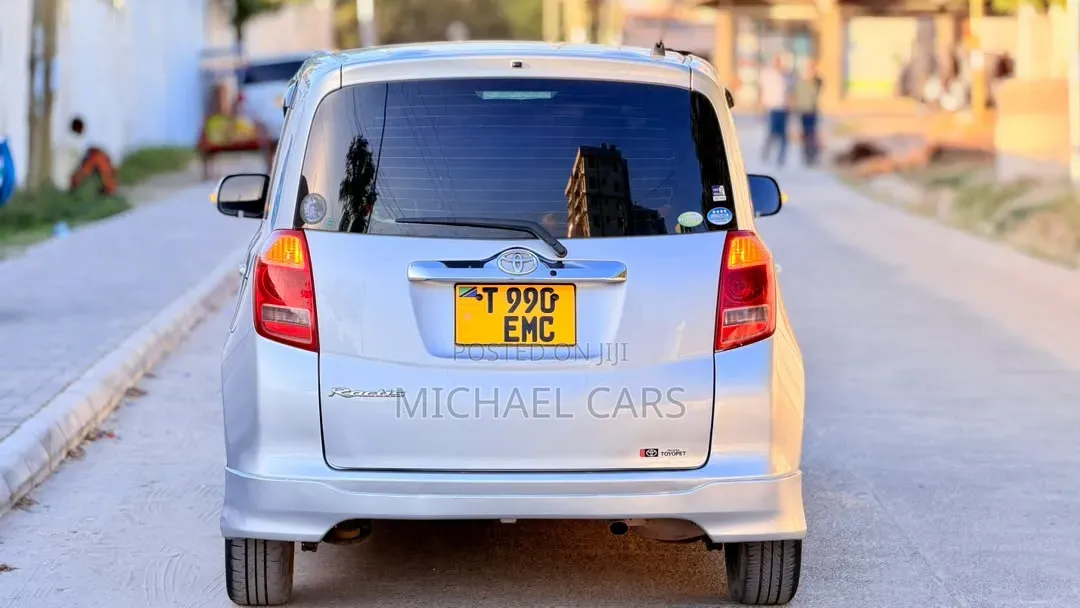 Toyota Ractis 2005 Silver