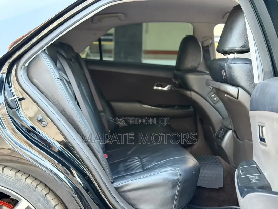 Toyota Crown 2010 Black