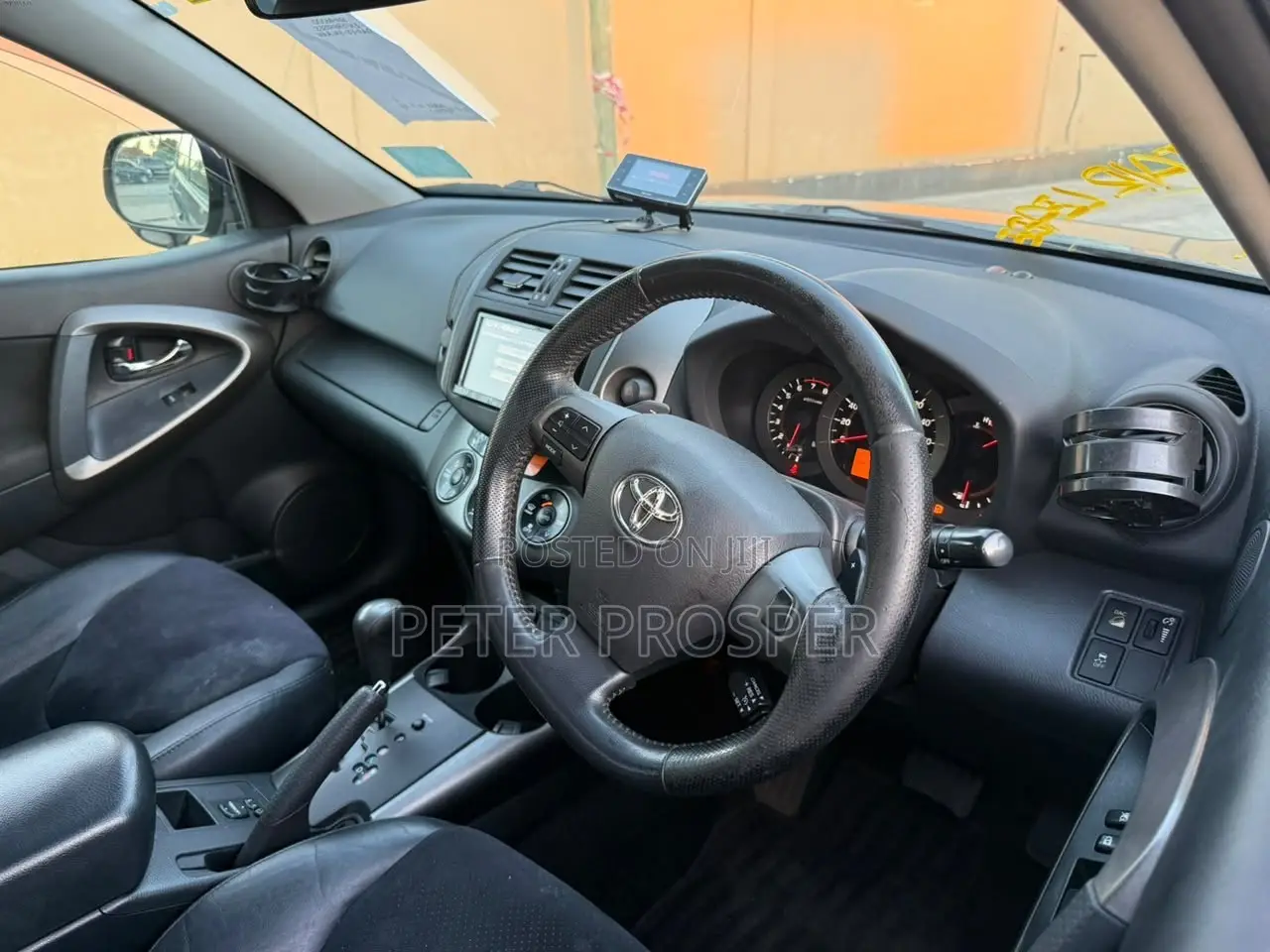 Toyota Vanguard 2010 Gray