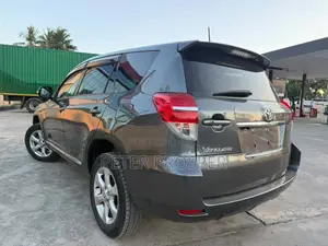 Toyota Vanguard 2010 Gray