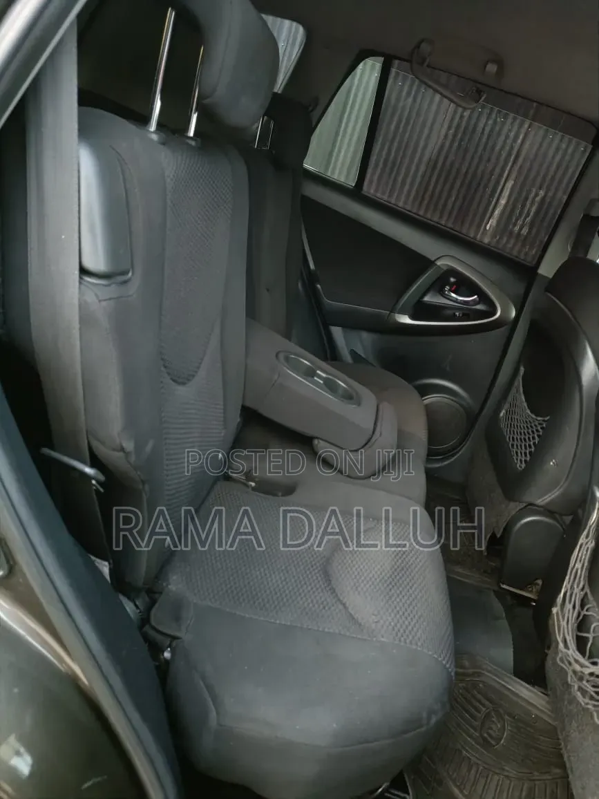 Toyota RAV4 2010 Gray