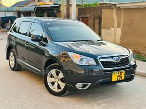 Subaru Forester 2.5i Limited PZEV 4dr SUV AWD (2.5L 4cyl CVT) 2014
