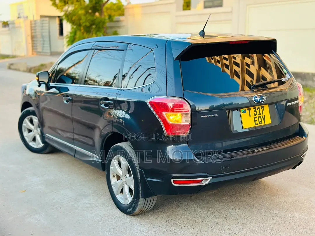 Subaru Forester 2.5i Limited PZEV 4dr SUV AWD (2.5L 4cyl CVT) 2014
