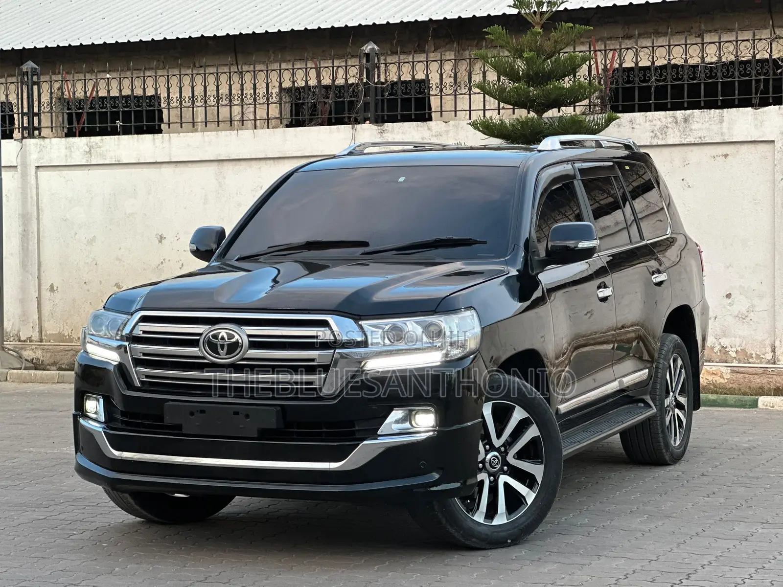 Toyota Land Cruiser 2015 Black