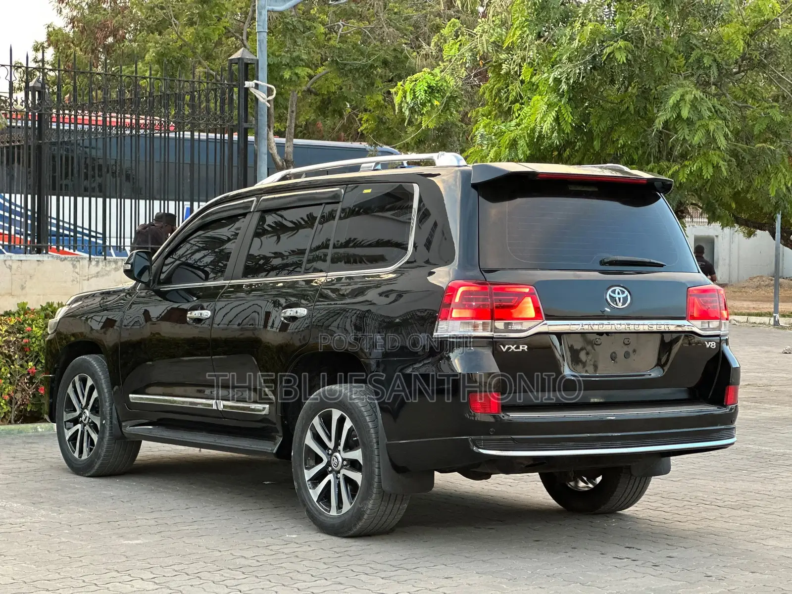 Toyota Land Cruiser 2015 Black