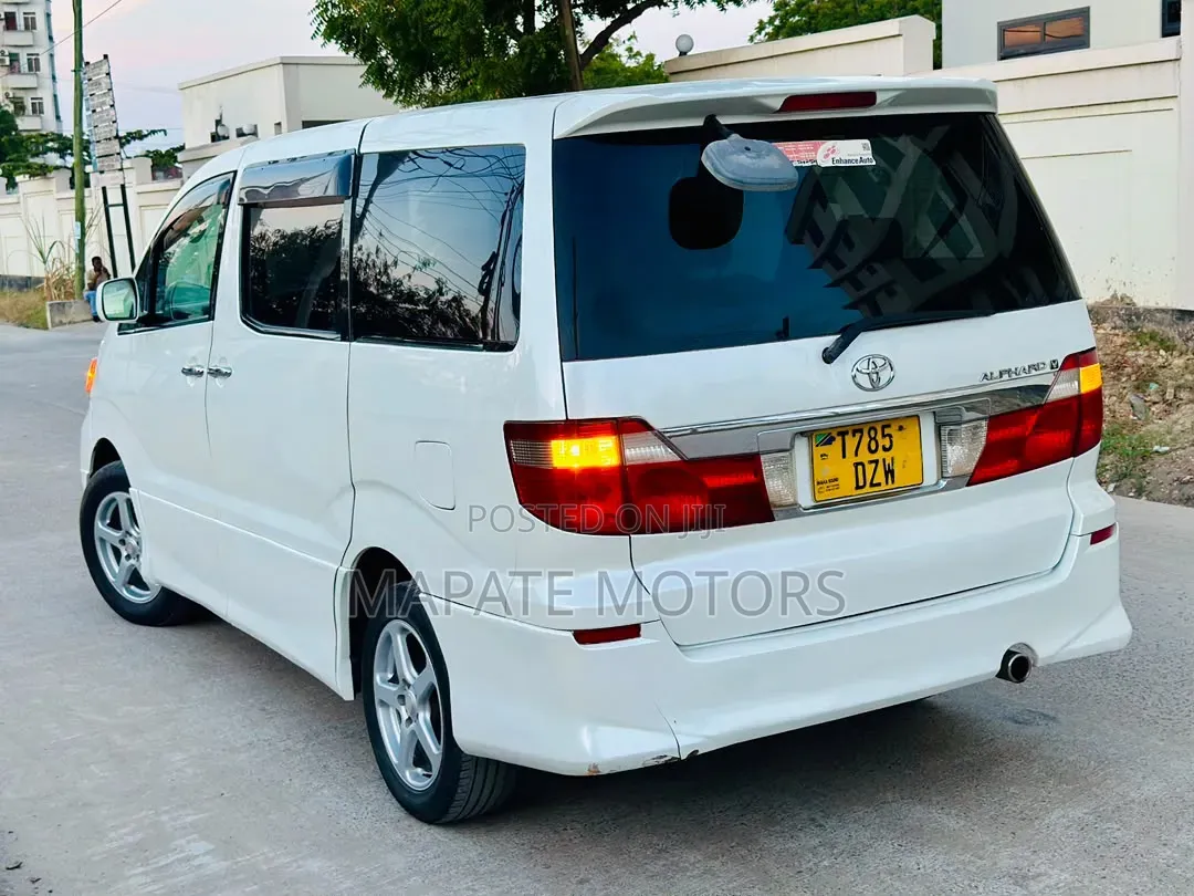 Toyota Alphard 2.4 Petrol AWD 2005 White