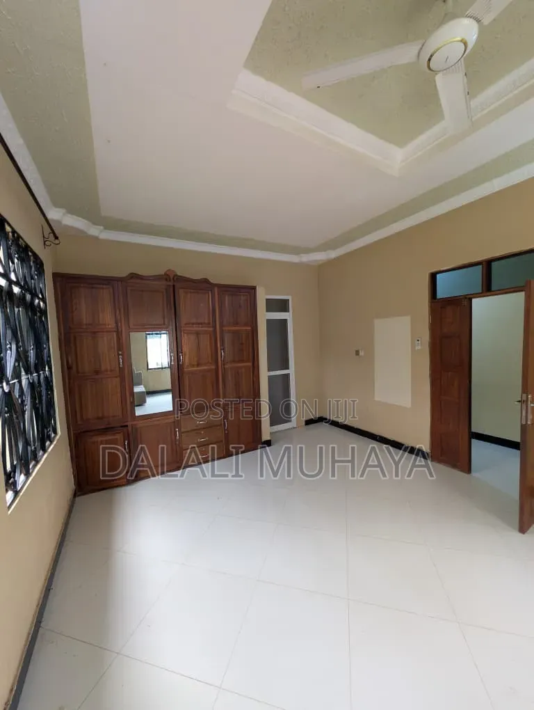 10bdrm Apartment in Kinzud Kwa Mtenga, Mbezi Beach for sale