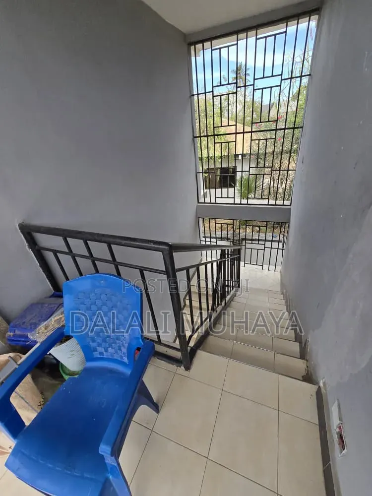 10bdrm Apartment in Kinzud Kwa Mtenga, Mbezi Beach for sale