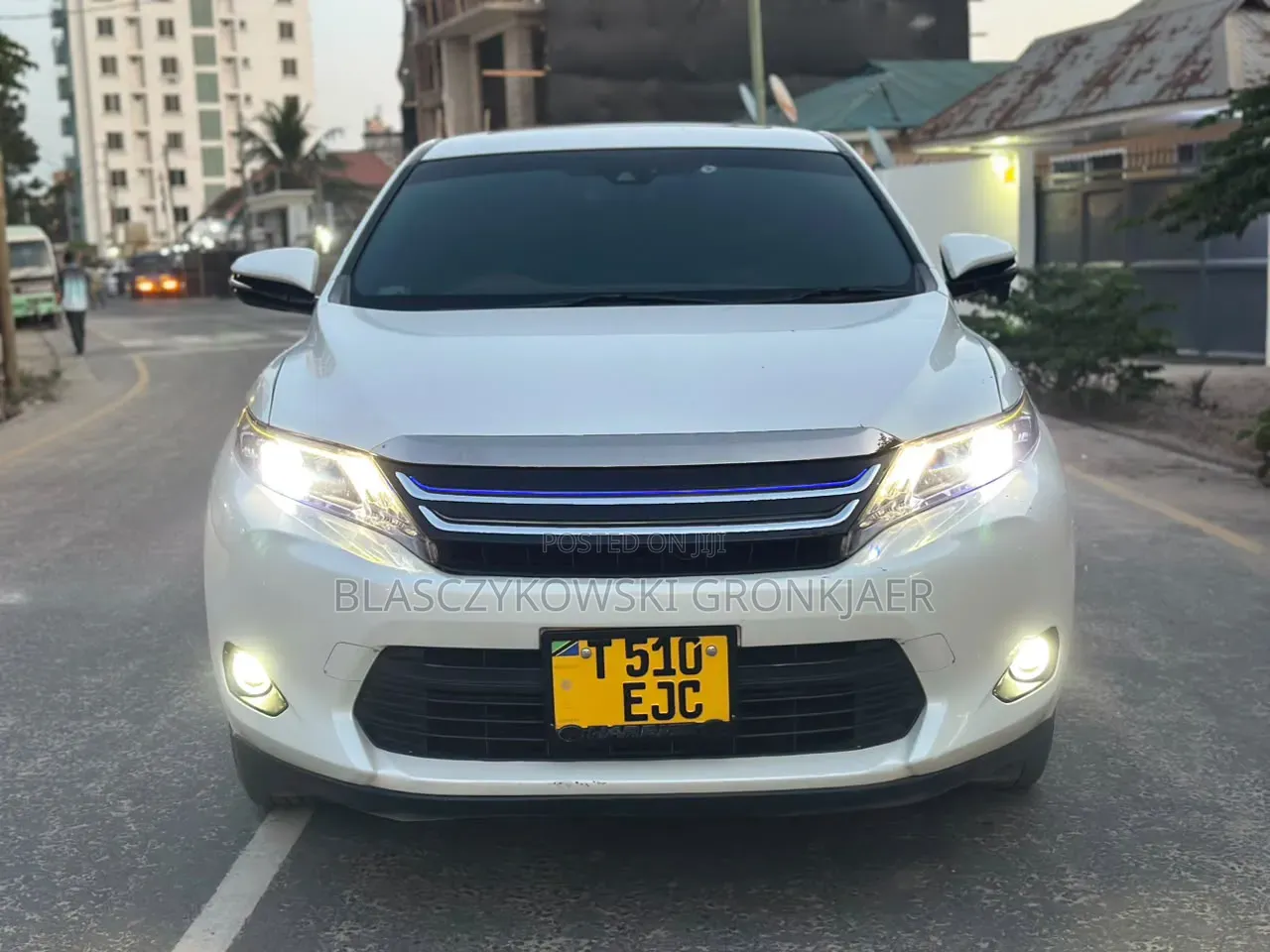 Toyota Harrier 2.0 4WD 2015 White