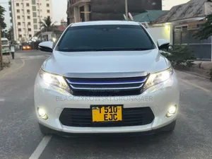 Toyota Harrier 2.0 4WD 2015 White