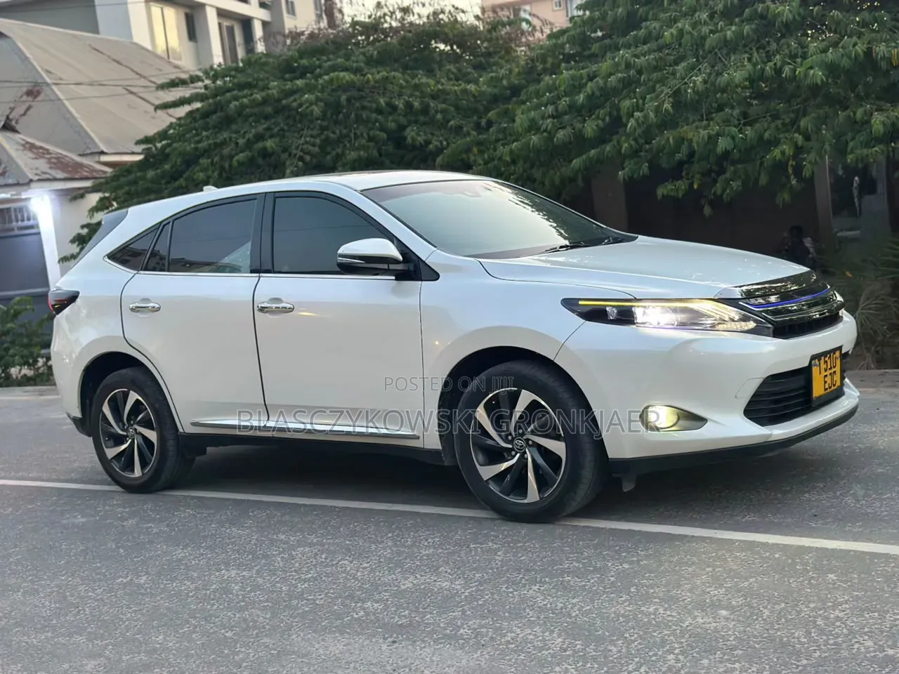 Toyota Harrier 2.0 4WD 2015 White