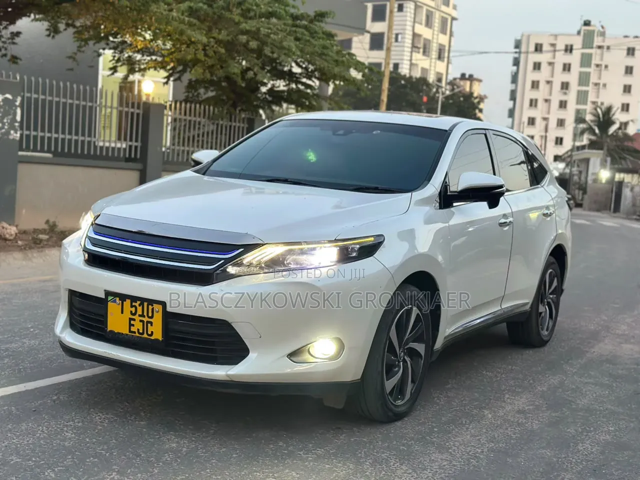 Toyota Harrier 2.0 4WD 2015 White