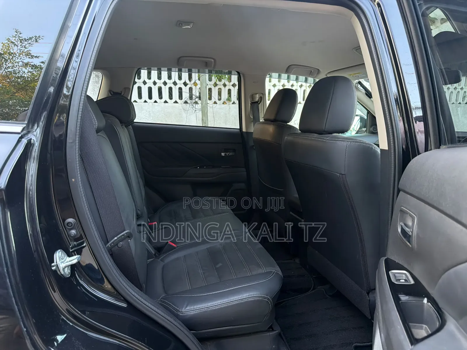 Mitsubishi Outlander 2015 Black
