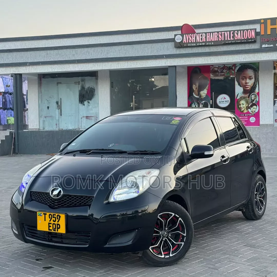 Toyota Vitz 2010 Black