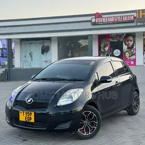 Toyota Vitz 2010 Black