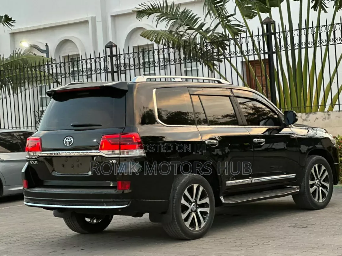 Toyota Land Cruiser Prado 2014 Black