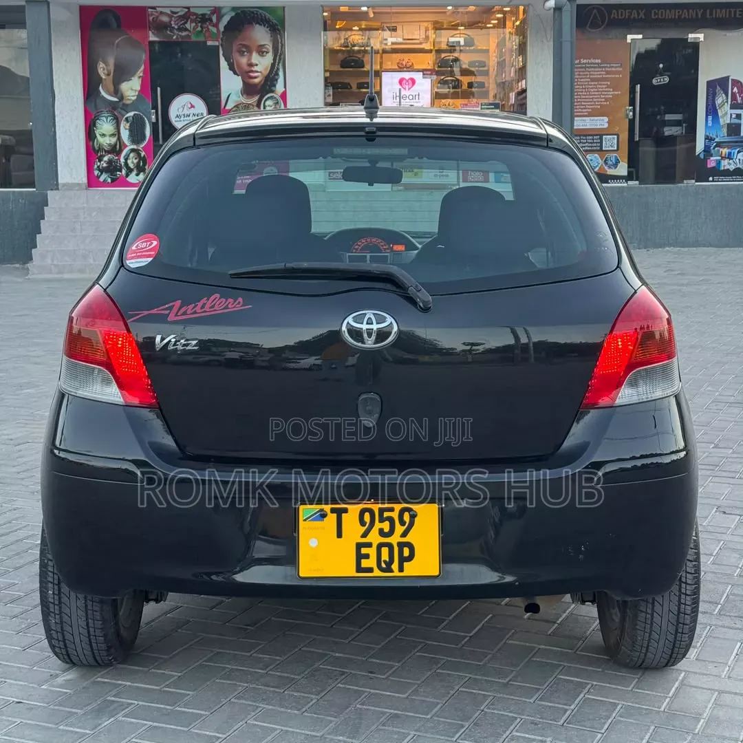 Toyota Vitz 2010 Black