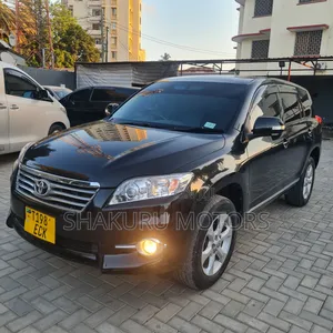 Toyota Vanguard 2011 Black