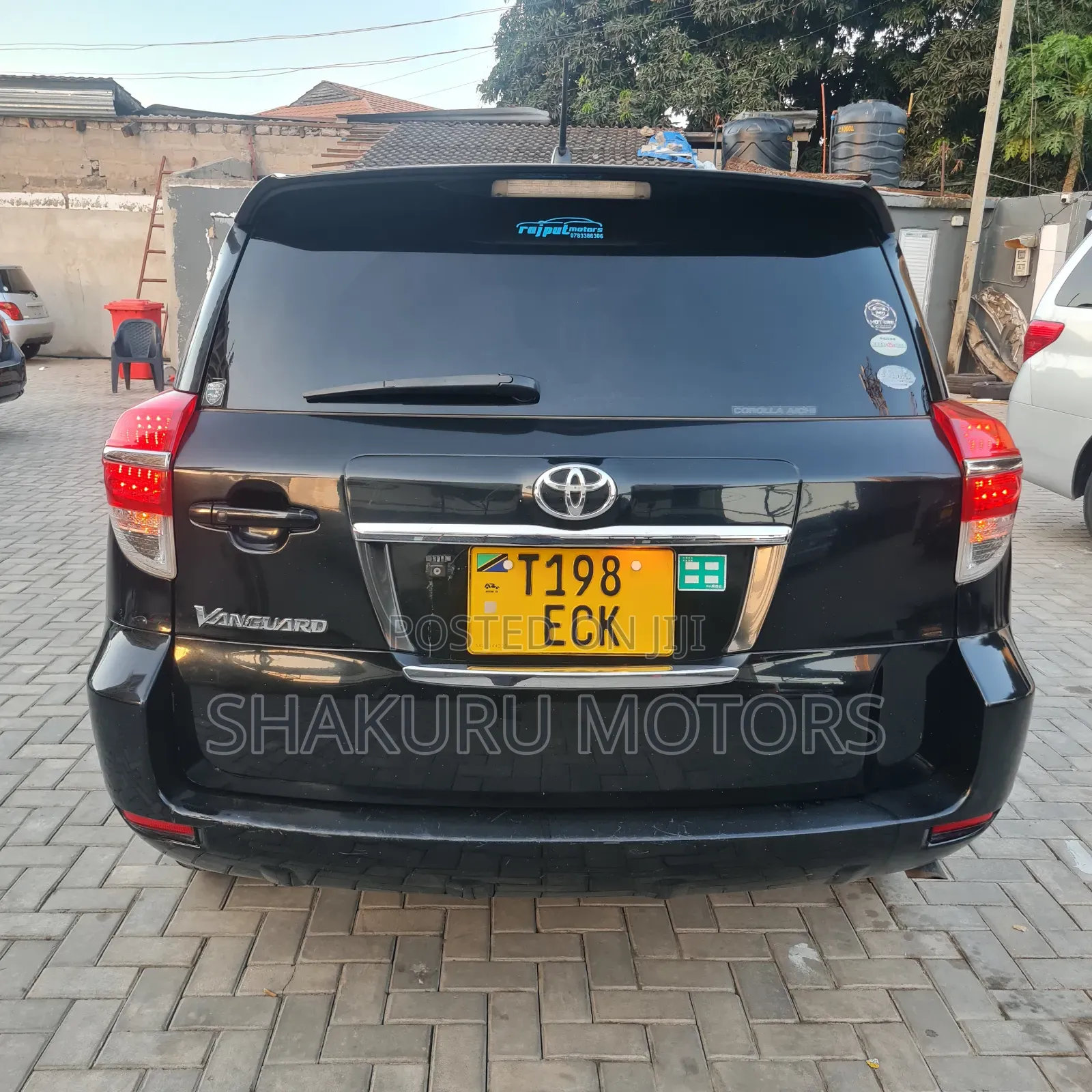 Toyota Vanguard 2011 Black