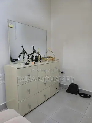 Pre Owned Furniture a Bed , Side Tables,storage Bench &Dressing Table