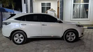 Toyota Harrier 2.0 2016 Pearl