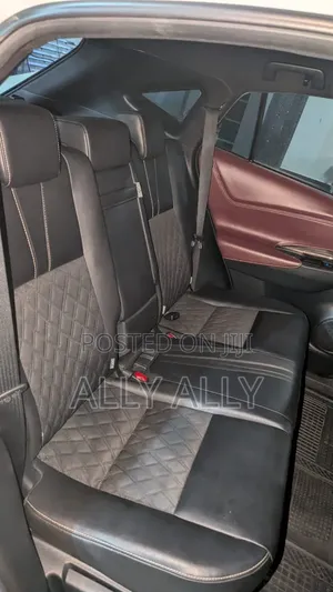 Toyota Harrier 2.0 2016 Pearl