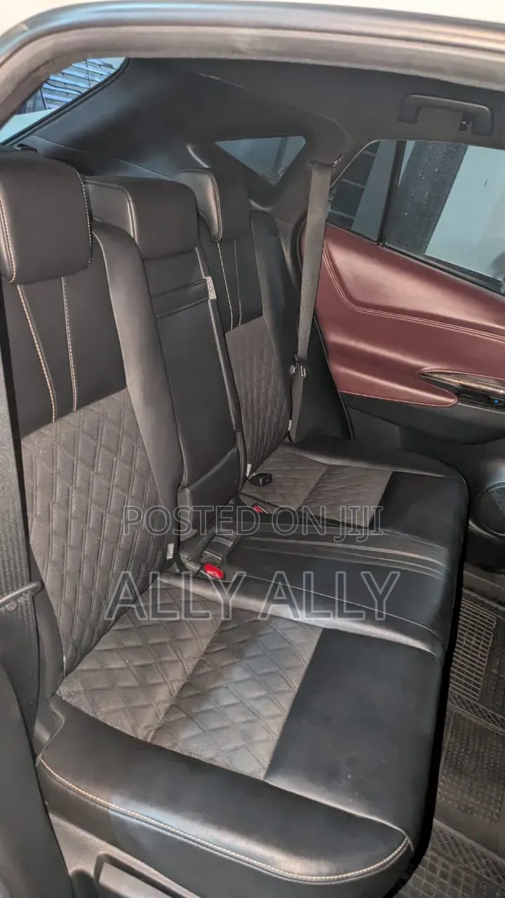 Toyota Harrier 2.0 2016 Pearl
