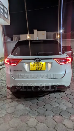 Toyota Harrier 2.0 2016 Pearl