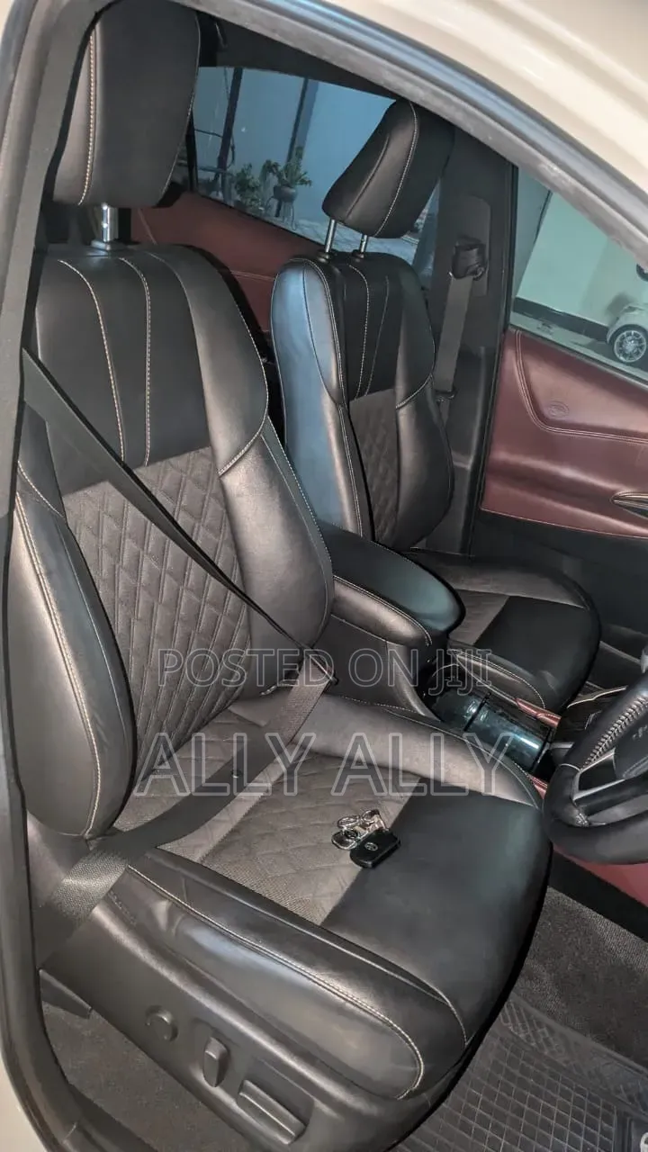 Toyota Harrier 2.0 2016 Pearl