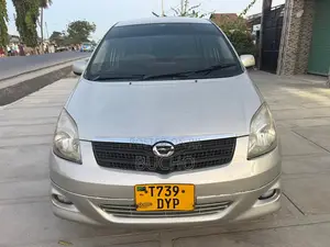 Toyota Corolla Spacio 2005 Gold