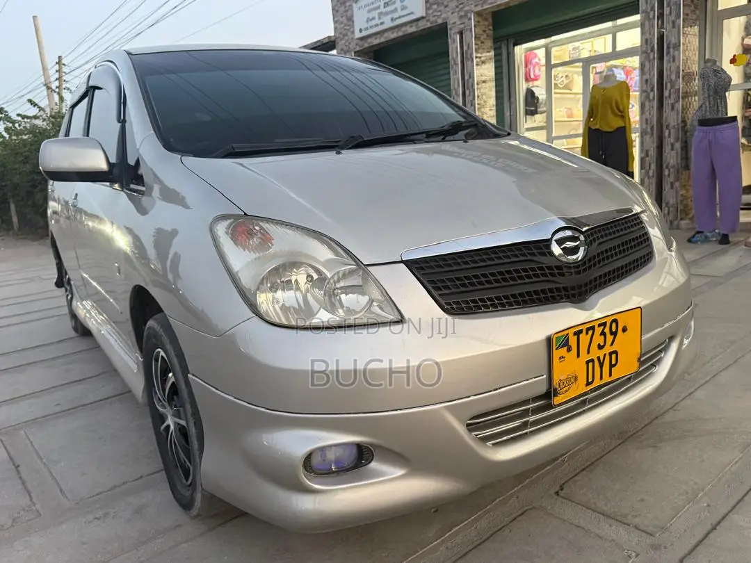 Toyota Corolla Spacio 2005 Gold